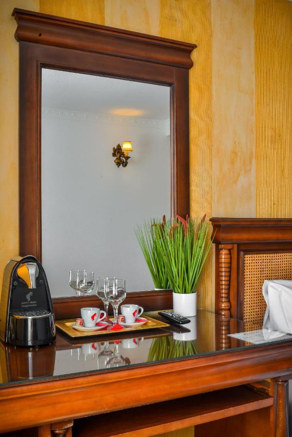 Hotel Korona ซิวิโชอารา ภายนอก รูปภาพ